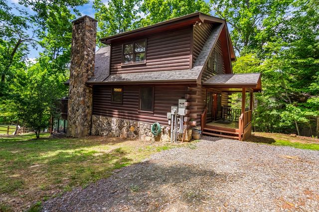 22 Waterloon Trl, Morganton, GA 30560