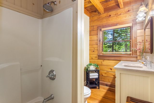 22 Waterloon Trl, Morganton, GA 30560
