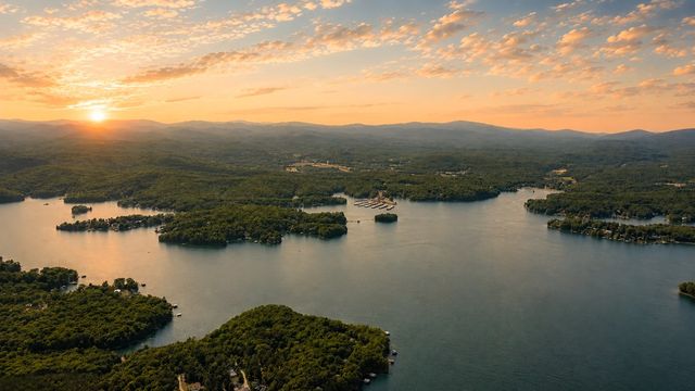 22 Waterloon Trl, Morganton, GA 30560