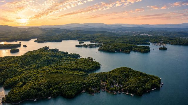 22 Waterloon Trl, Morganton, GA 30560