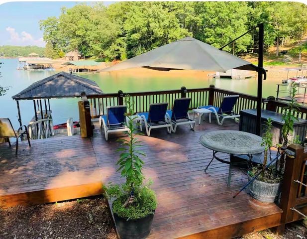 22 Waterloon Trl, Morganton, GA 30560
