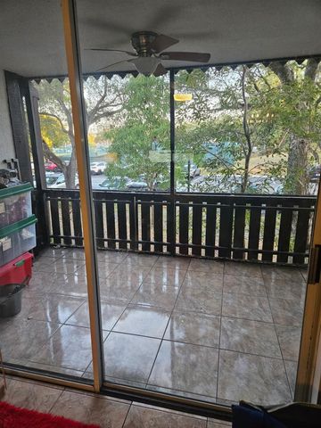 3710 Inverrary Drive 2G, Lauderhill, FL 33319