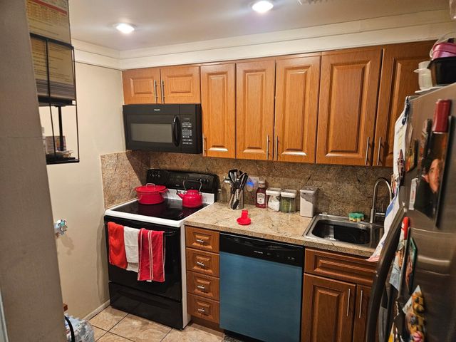 3710 Inverrary Drive 2G, Lauderhill, FL 33319