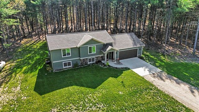 1671 Pineland Path, Allegan, MI 49010