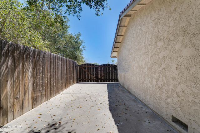 47 Dorrit Court, Newbury Park, CA 91320