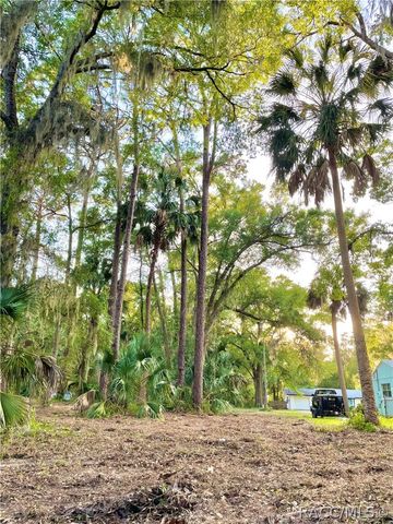 3403 N Olive Avenue, Crystal River, FL 34428