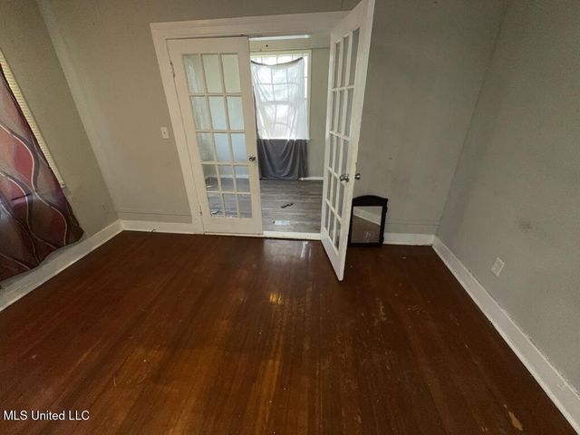 433 E Ridgeway Street, Jackson, MS 39206