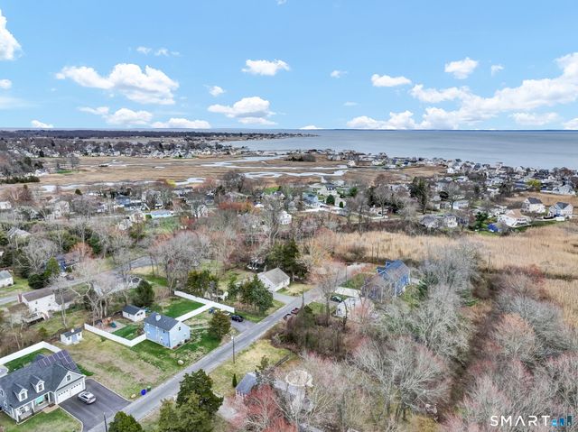 14 Denmore Lane, Old Saybrook, CT 06475