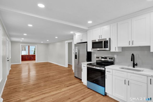 14 Denmore Lane, Old Saybrook, CT 06475