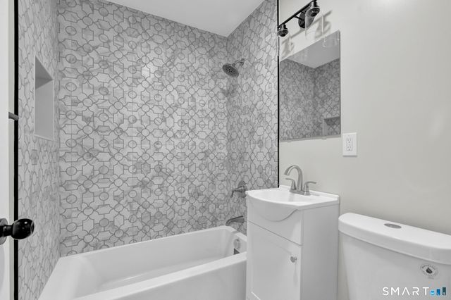 14 Denmore Lane, Old Saybrook, CT 06475