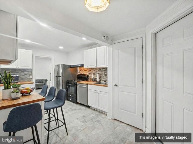 310 TOWNSEND AVE, Brooklyn, MD 21225