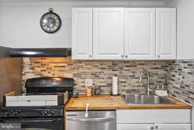310 TOWNSEND AVE, Brooklyn, MD 21225