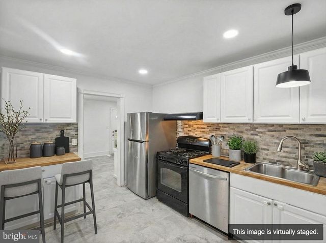 310 TOWNSEND AVE, Brooklyn, MD 21225