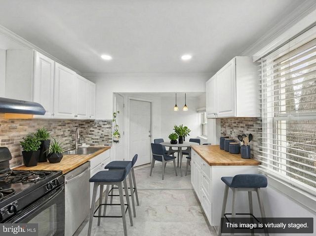 310 TOWNSEND AVE, Brooklyn, MD 21225