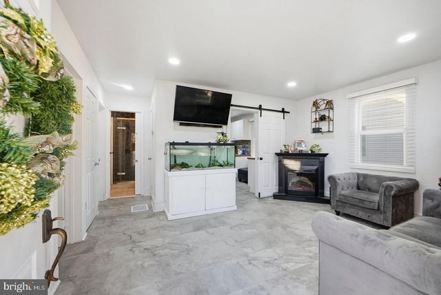 310 TOWNSEND AVE, Brooklyn, MD 21225