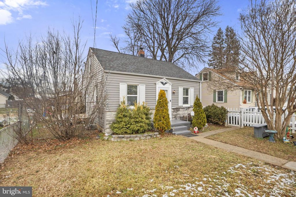 310 TOWNSEND AVE, Brooklyn, MD 21225