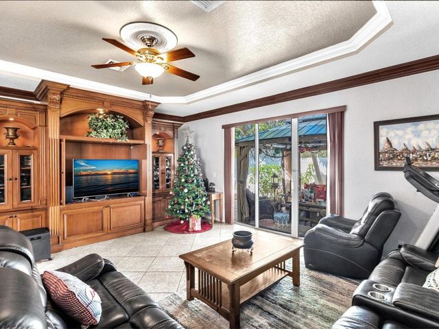 4301 N Magnolia Circle, Delray Beach, FL 33445