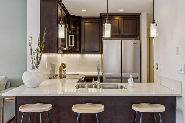 1725 Parkview Green Circle, San Jose, CA 95131