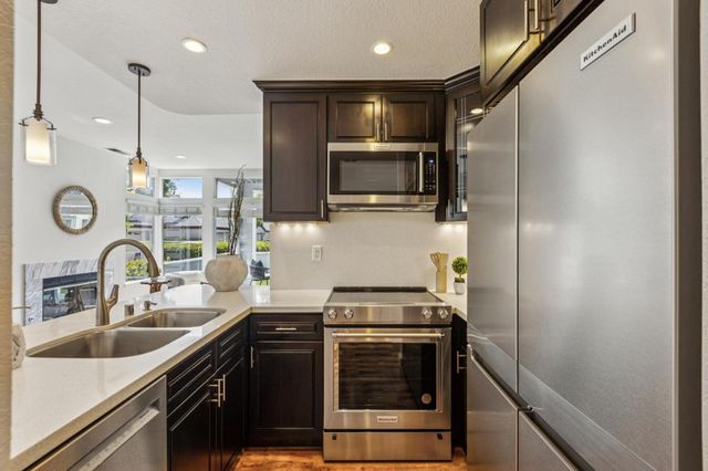 1725 Parkview Green Circle, San Jose, CA 95131