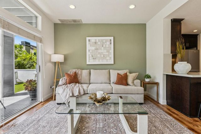 1725 Parkview Green Circle, San Jose, CA 95131