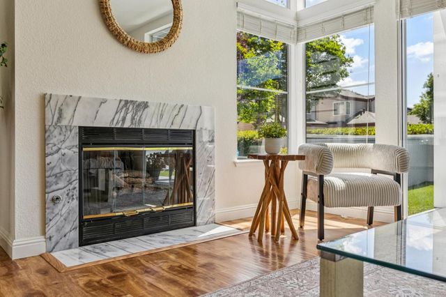 1725 Parkview Green Circle, San Jose, CA 95131