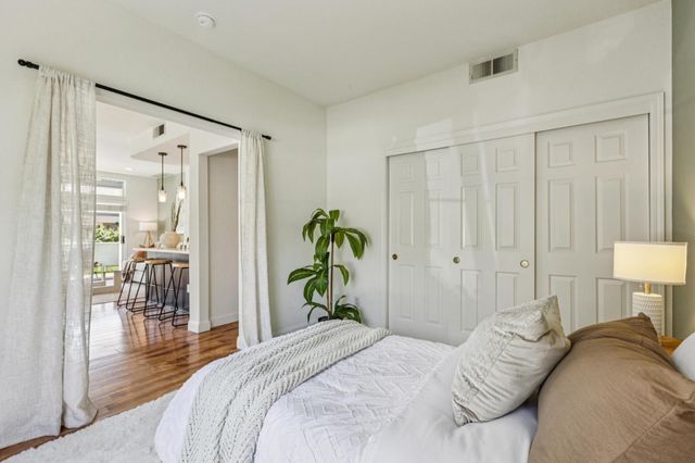 1725 Parkview Green Circle, San Jose, CA 95131