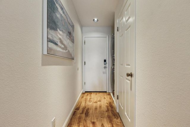 1725 Parkview Green Circle, San Jose, CA 95131