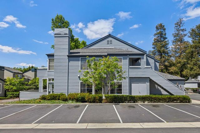 1725 Parkview Green Circle, San Jose, CA 95131