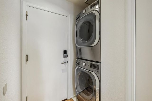 1725 Parkview Green Circle, San Jose, CA 95131