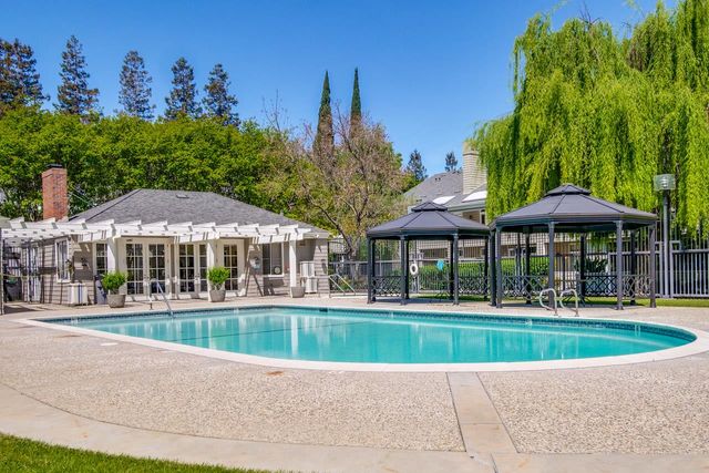 1725 Parkview Green Circle, San Jose, CA 95131