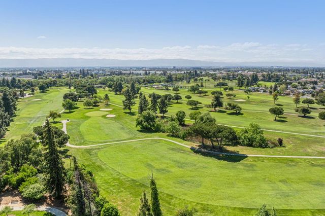 1725 Parkview Green Circle, San Jose, CA 95131