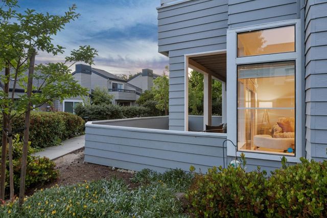 1725 Parkview Green Circle, San Jose, CA 95131