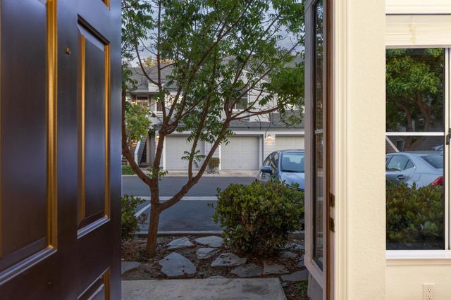 1725 Parkview Green Circle, San Jose, CA 95131