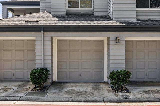 1725 Parkview Green Circle, San Jose, CA 95131