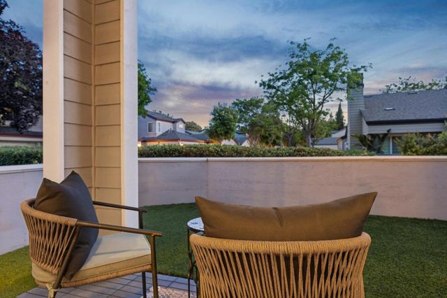 1725 Parkview Green Circle, San Jose, CA 95131