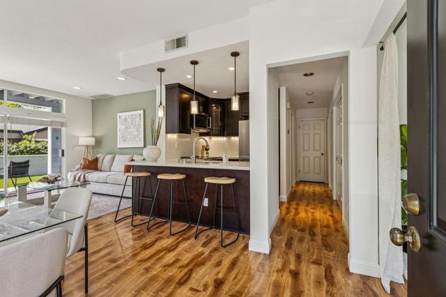 1725 Parkview Green Circle, San Jose, CA 95131