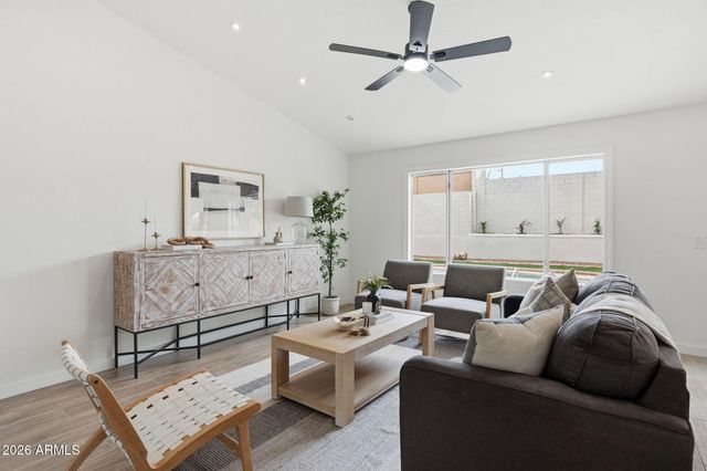 1635 E FREMONT Road, Phoenix, AZ 85042