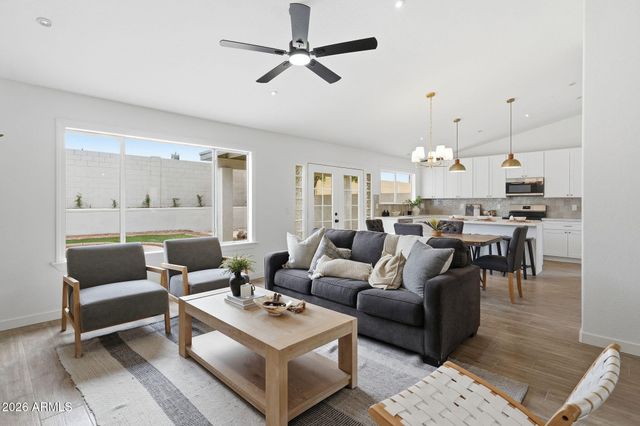 1635 E FREMONT Road, Phoenix, AZ 85042