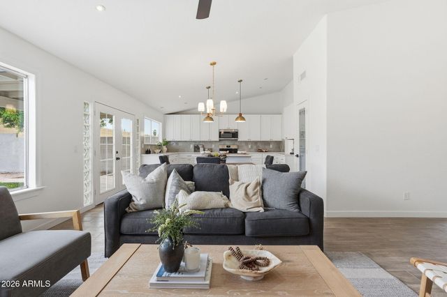 1635 E FREMONT Road, Phoenix, AZ 85042