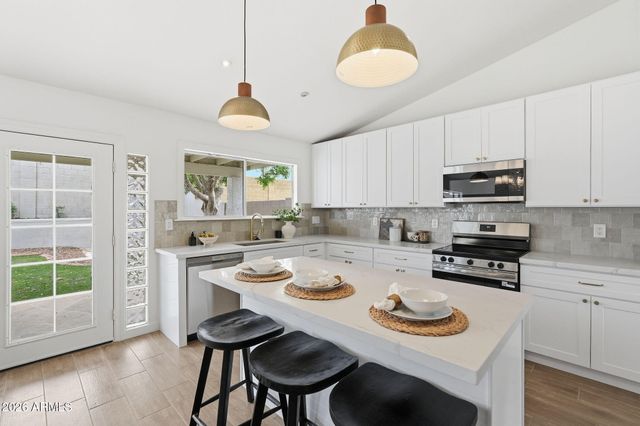 1635 E FREMONT Road, Phoenix, AZ 85042