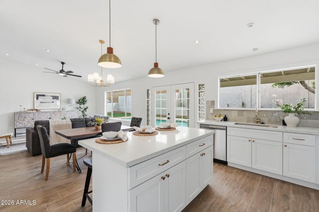 1635 E FREMONT Road, Phoenix, AZ 85042