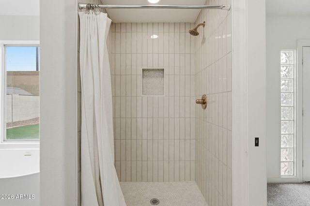 1635 E FREMONT Road, Phoenix, AZ 85042