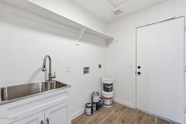 1635 E FREMONT Road, Phoenix, AZ 85042