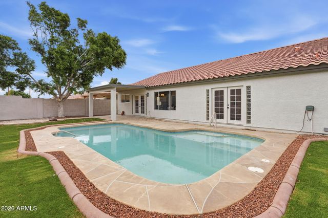 1635 E FREMONT Road, Phoenix, AZ 85042