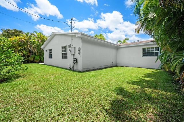 1035 SW 100th Court, Miami, FL 33174