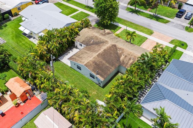 1035 SW 100th Court, Miami, FL 33174