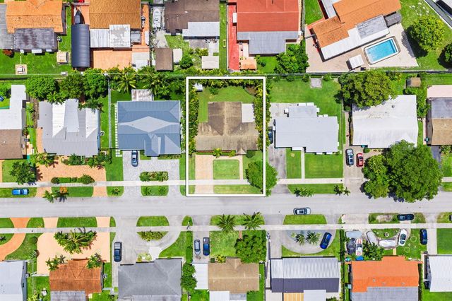 1035 SW 100th Court, Miami, FL 33174