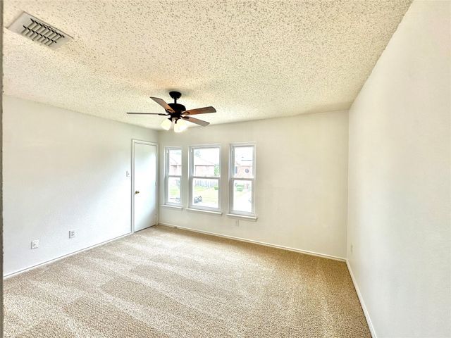 3165 Spyglass Drive, Grand Prairie, TX 75052