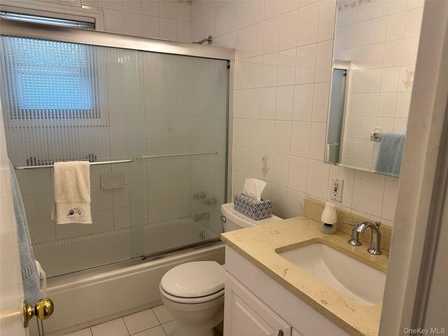 98 Wright Road, Rockville Centre, NY 11570