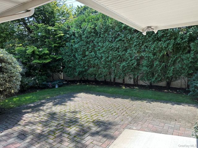 98 Wright Road, Rockville Centre, NY 11570